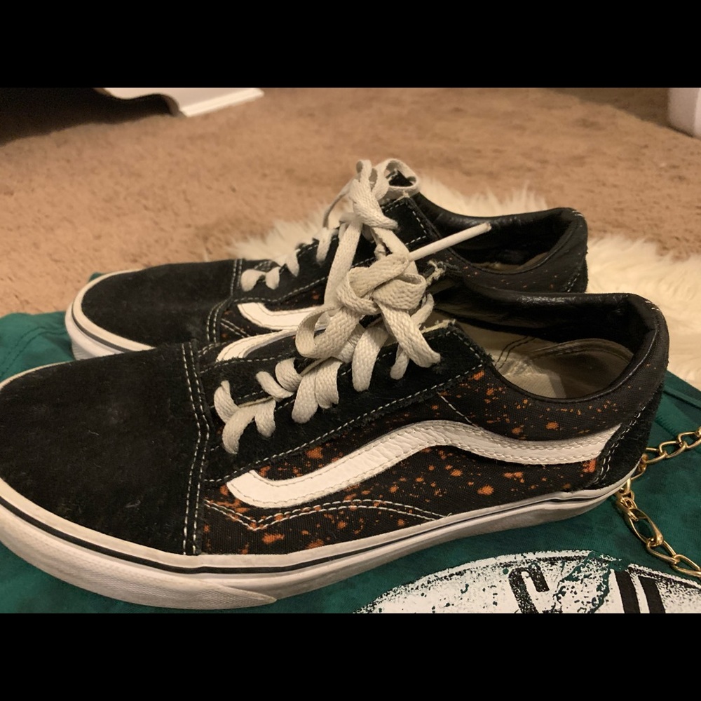 Oldskool black bleach splattered vans